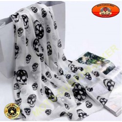 Foulard blanc motif têtes de mort