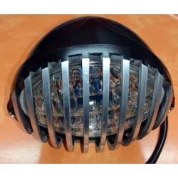 Phare pour chopper et bobber en Alu noir avec grille poli